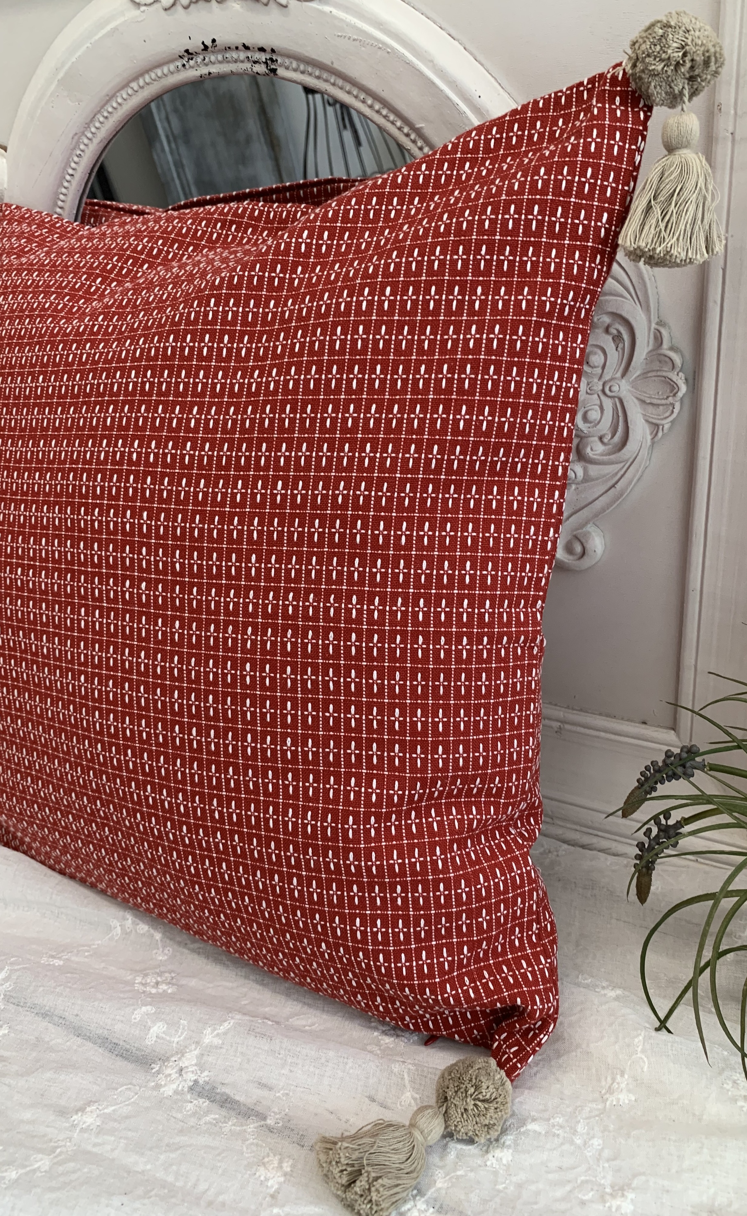 Kissen Bezug Hülle SISSI Rot Weiß 48 x 48 Baumwolle Quasten Troddeln  Landhaus | Kissenbezüge | Kissen | lillabelle