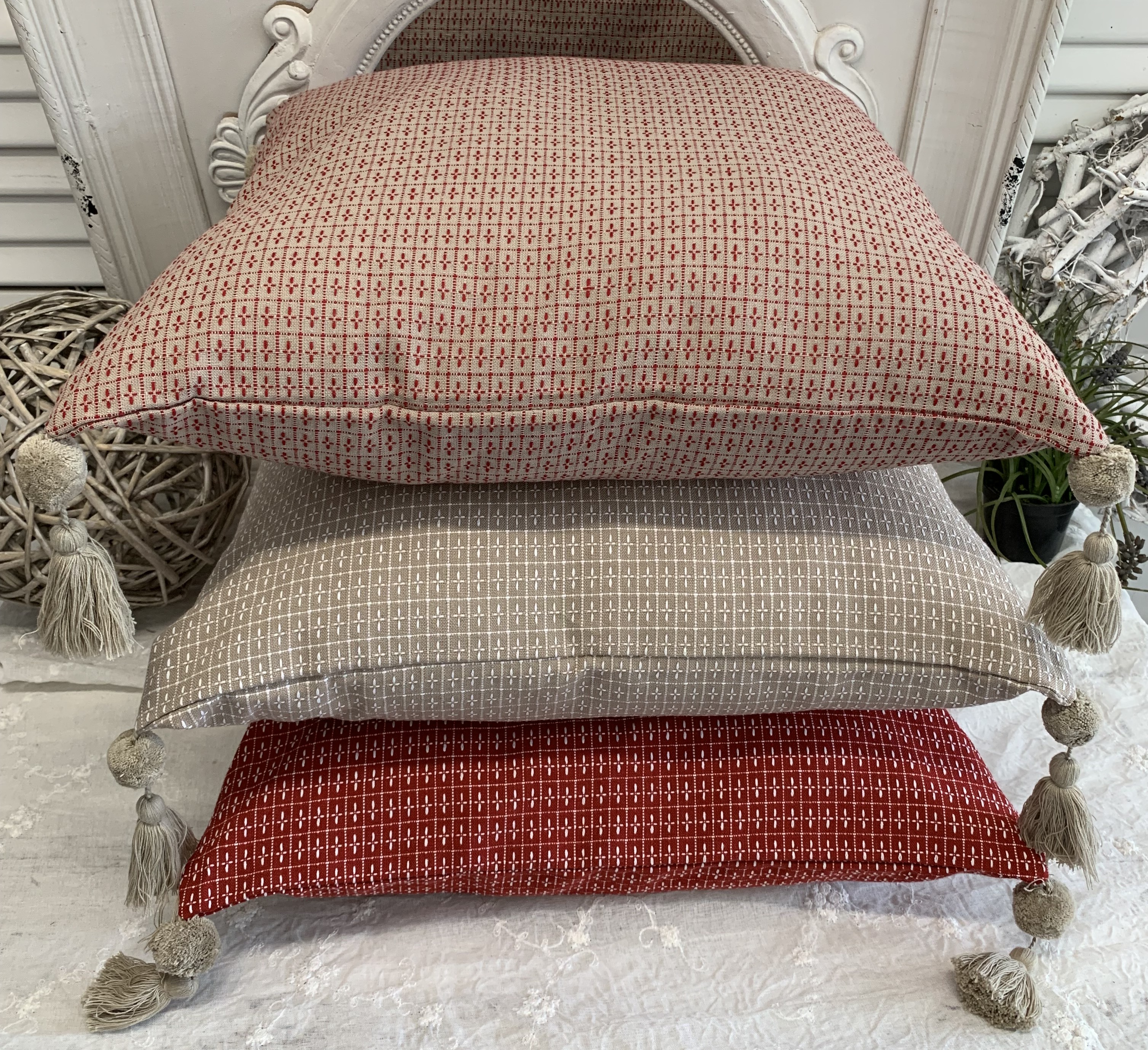 Kissen Bezug Hülle SISSI Rot Weiß 48 x 48 Baumwolle Quasten Troddeln  Landhaus | Kissenbezüge | Kissen | lillabelle