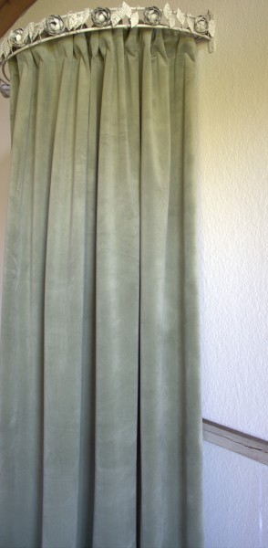 Vorhang GABRIELLA Samt LINDGRÜN 140x280 cm 2 Stück Polyester Blickdicht